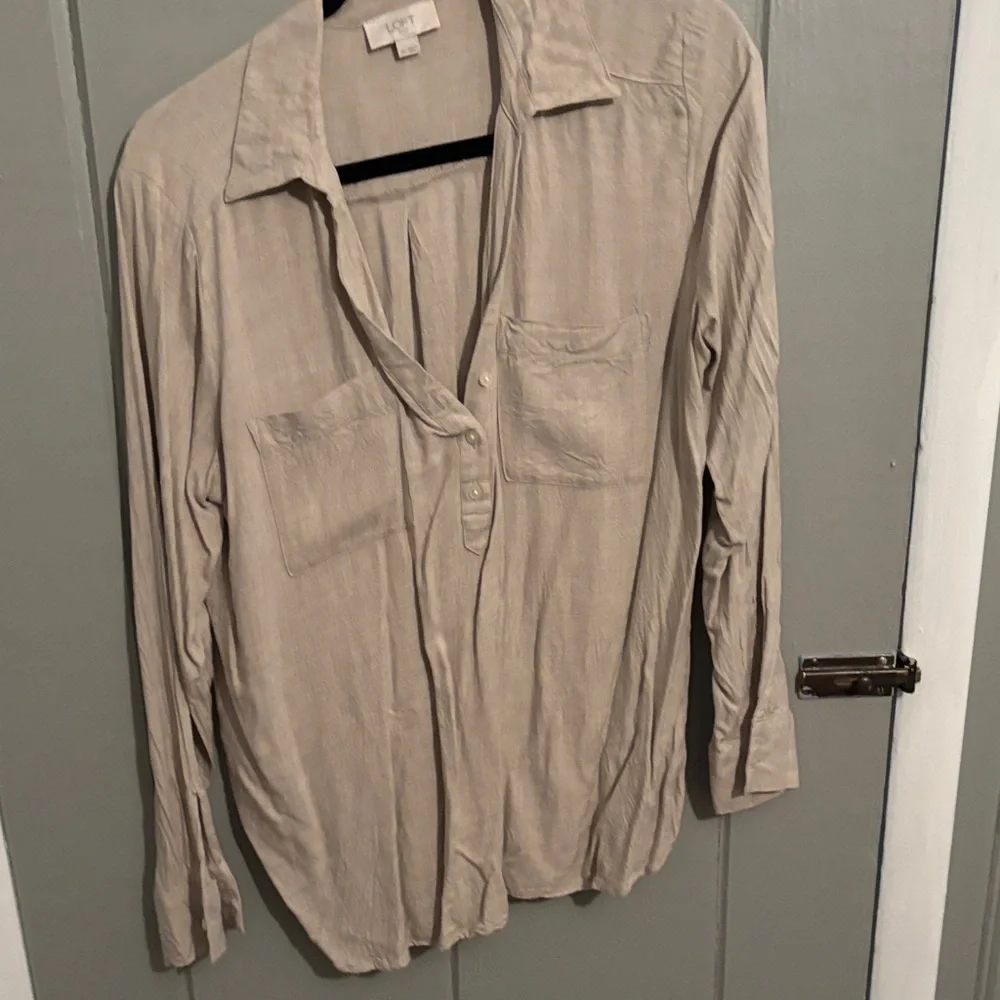 LOFT Light Beige Button-Down Shirt - Picture 1 of 1